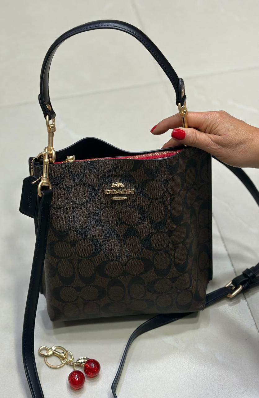 Bolso de Mano Clásico con Diseño Monograma