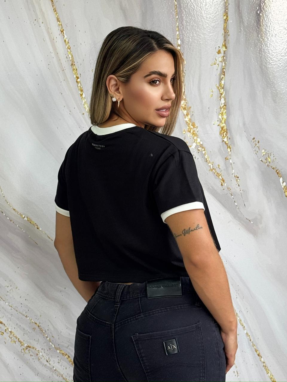 Crop Top Minimal Fit Negro